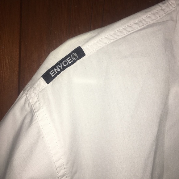ENYCE NWT Button Down Size L - Picture 3 of 7